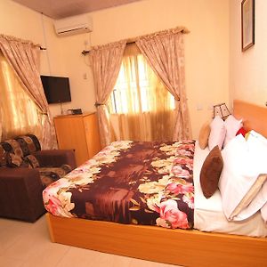 Ajoy Hotel And Suite